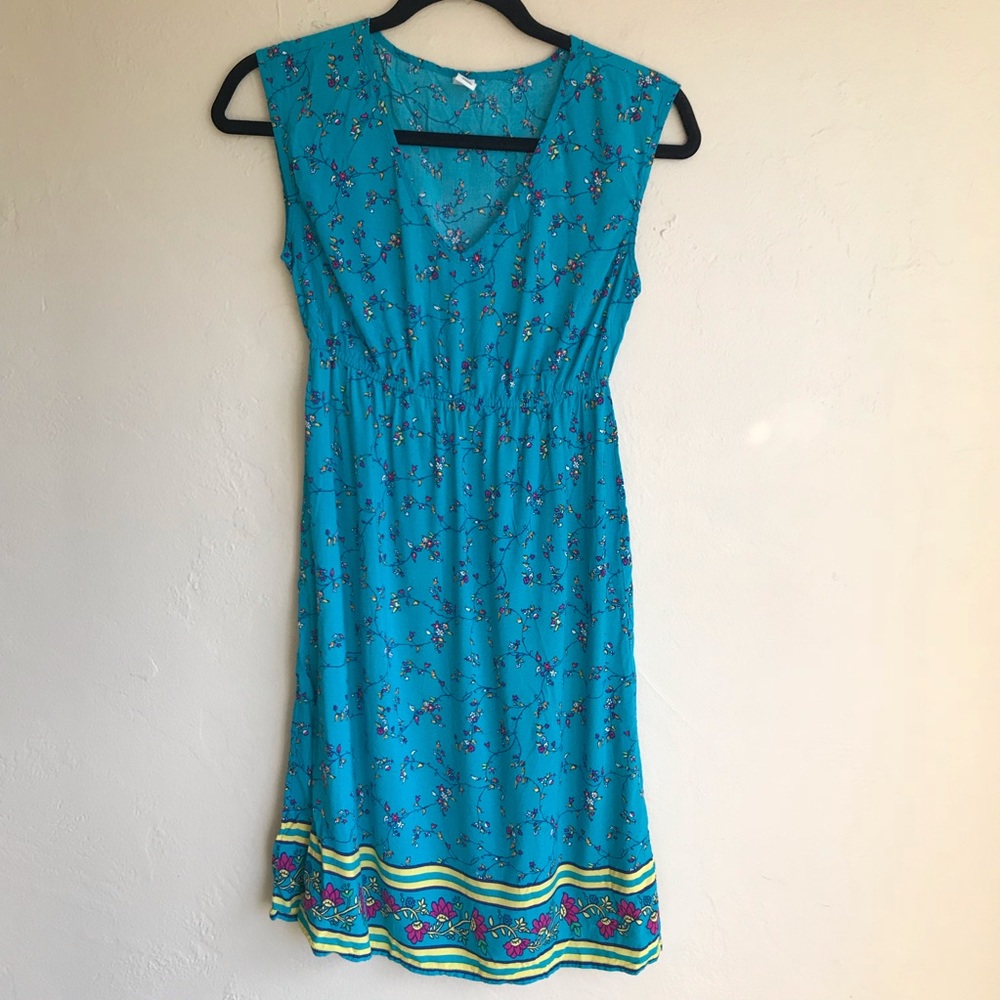 Old Navy V-neck Sleeveless Dress